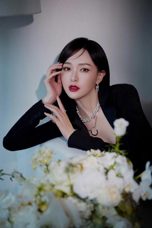 做美妆博主比做明星更快落?