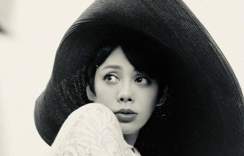 出道15年,为何她始终稳居顶流宝座?