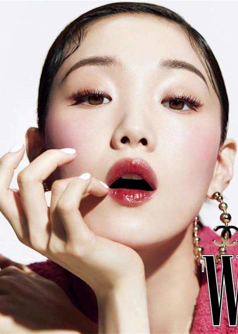 李圣经你用了啥?粉唇娇嫩俏娇娃,想带你舞池蹦恰恰!