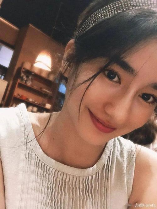 被称作“雨林精灵”的00后小花李宛妲,真的很宝藏!