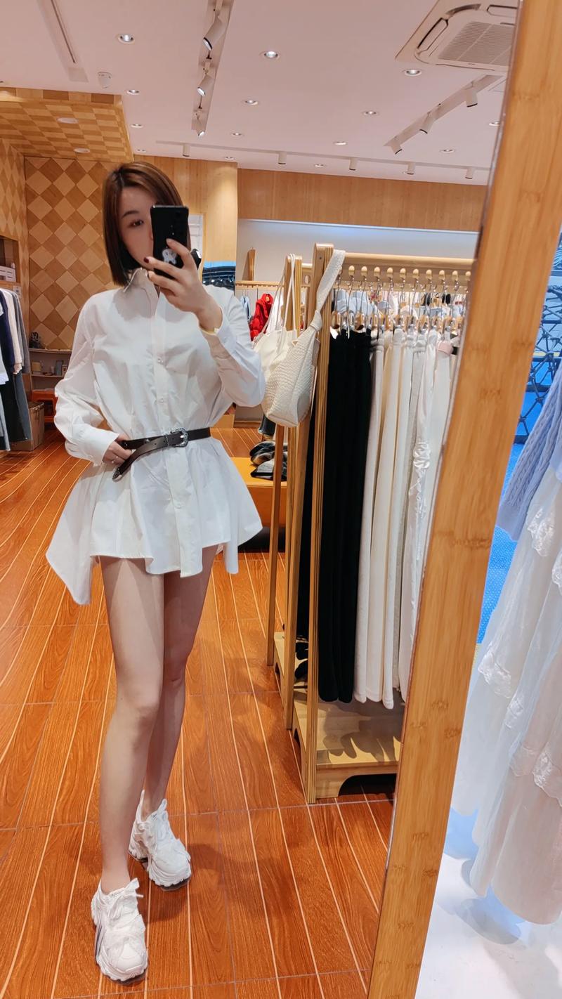 治愈不开心?用“高能量”穿搭硬控小长假!