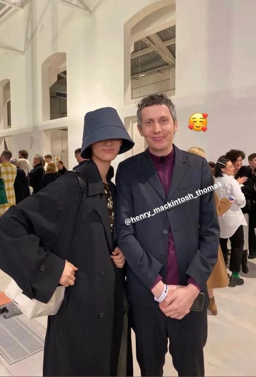 蒋瑞琪24小时 | 爱吃巧克力可颂的Jil Sander女孩儿