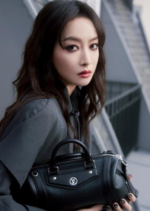 与时空对话,宋茜双面人生同样精彩