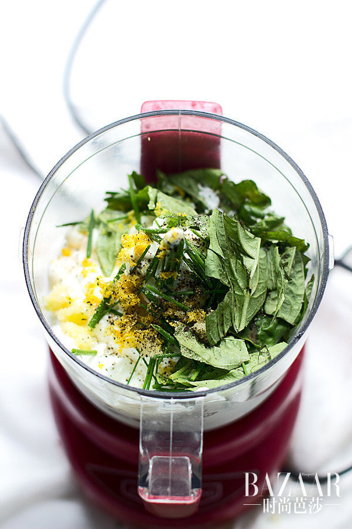 adaymag-bite-size-blt-sandwiches-02