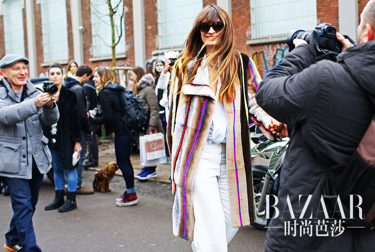 caroline-de-maigret-fendi-fur-streetstyle-streetpeeper
