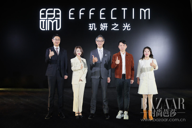 2-从左至右依次为:资生堂(中国)研究开发中心有限公司总经理田村昌平,EFFECTIM中国事业部品牌总经理苏逐,资生堂中国区总裁藤原宪太郎,美图公司创始人兼CEO吴欣鸿,天猫美妆商家线总经理Cindy Yang